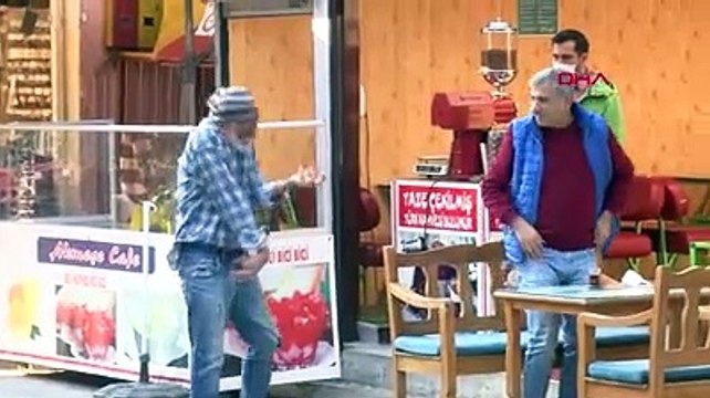 Tiyatro sanatçısı dilenci kılığına girdi, yarım saatte 60 lira topladı