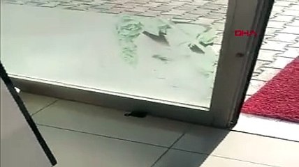 Kuafördeki kadınlar çığlık çığlığa kaçıştı