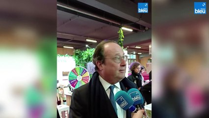 François Hollande sur le stand de la Haute Vienne avec Valérie Delos
