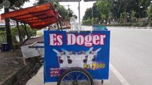 SO REFRESHING DOGER ICE TRADITIONAL DRINK INDONESIAN STREET FOOD