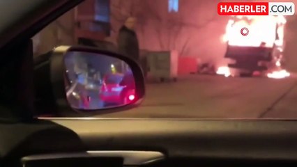 Ataşehir'de park halindeki kamyonet alev alev yandı