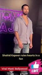Shahid Kapoor rules hearts in a fan