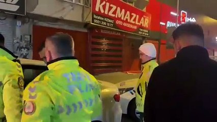 Polisi görünce geri vitese taktı, son sürat kaçmaya çalıştı