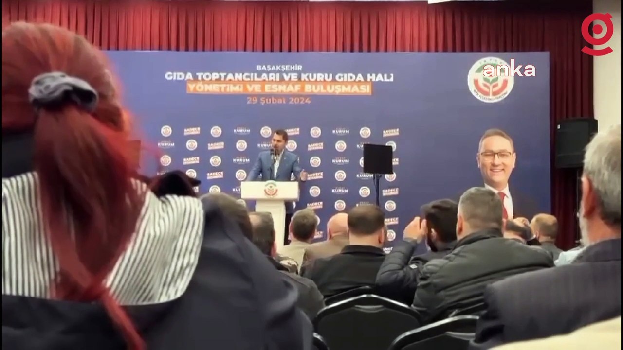 Murat Kurum'a, Başakşehir’de protesto; “Kanal İstanbul’u yapacak mısınız” sorusuna yanıt vermedi