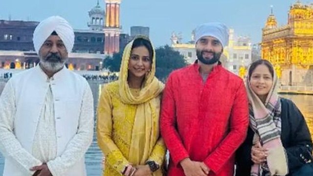 Rakul Preet Singh Jackky Bhagnani After Wedding Golden Temple Darshan Photo Viral,Yellow Suit में..|