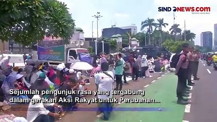 Download Video: Massa Aksi Rakyat untuk Perubahan Gelar Salat Jumat Berjamaah di Depan Gerbang DPR RI