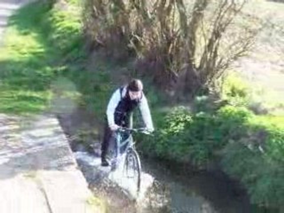 Clem vélo eau