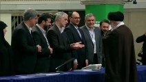 المرشد الأعلى الإيراني يدلي بصوته في انتخابات مجلس الشورى