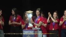 Las jugadoras de la selección española celebran el triunfo en la Nations League