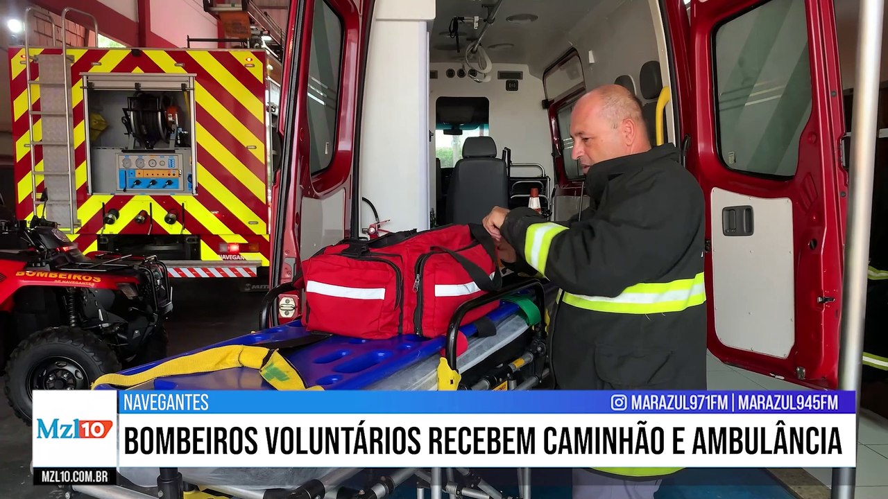 Bombeiros voluntários de Navegantes recebem caminhão e ambulância