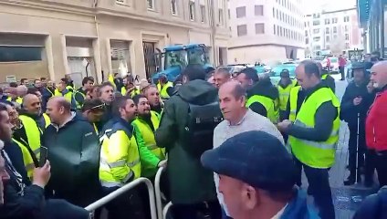 Alzórriz se enfrenta a los agricultores navarros en una nueva jornada de movilizaciones