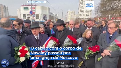 "Não vamos esquecer". Milhares de pessoas no funeral de Navalny em Moscovo