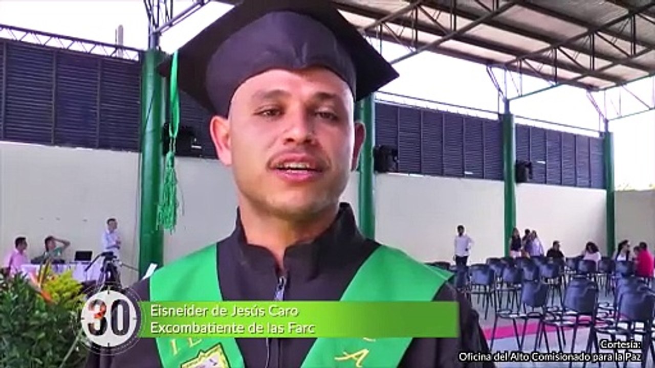 12-12-17 En Antioquia 33 excombatientes se graduaron como bachilleres