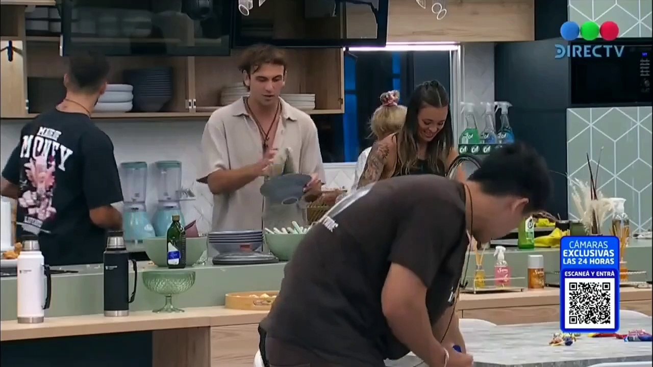 "Si no vuelan... como la AMIA": Agostina Spinelli se fue al pasto y banalizó el peor atentado terrorista en la historia argentina