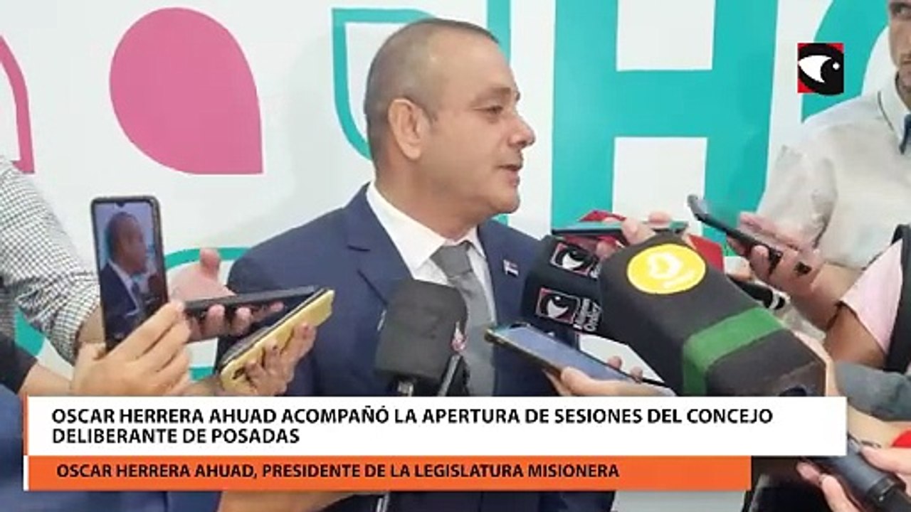 Oscar Herrera Ahuad acompañó la apertura de sesiones del Concejo Deliberante de Posadas