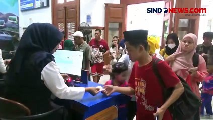 Stasiun Jember Dibanjiri Santri yang Mudik Jelang Puasa