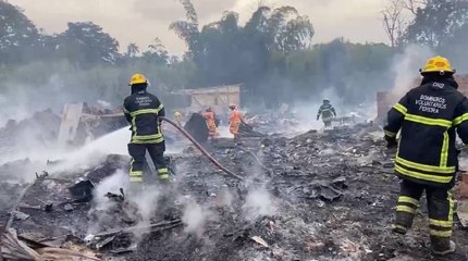 En video: al menos 100 viviendas incineradas por voraz incendio en Futuro Bajo, Pereira