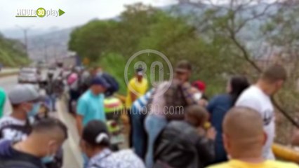 encontraron un encostalado en la autopista Medellín Bogotá, a la altura de La Gabriela