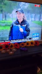 ¡Primero la seguridad! Periodista protegió su micrófono con un condón durante la trasmisión del huracán IAN