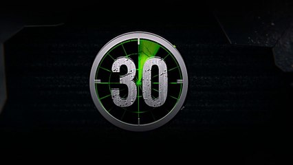 Mujer arriesga su vida desde un piso 14 para limpi