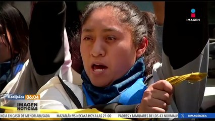 Padres de los 43 normalistas de Ayotzinapa se manifestaron afuera de la SRE