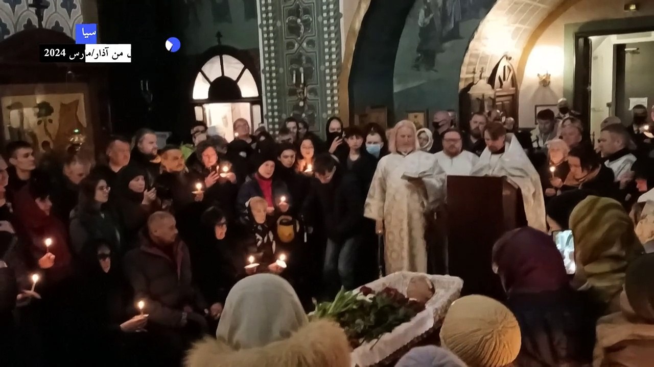 آلاف المشاركين في جنازة المعارض الروسي أليكسي ن...