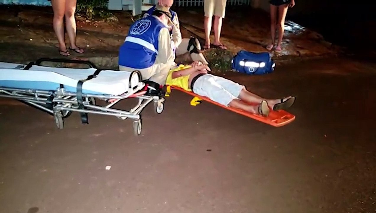 Homem fica ferido ao cair de patinete no bairro Periolo
