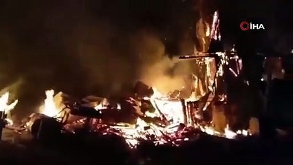 Bolu'da çıkan yangın 3 katlı ev, ahır ve samanlığı kül etti