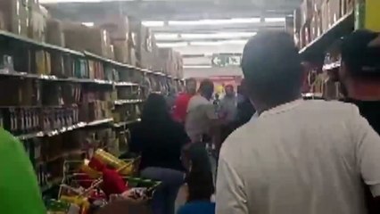 ext-peleas-en-supermercados-por-promocion-010324