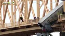 Tractomula quedó colgado de un puente sobre el río en Estados Unidos, así el dramático rescate