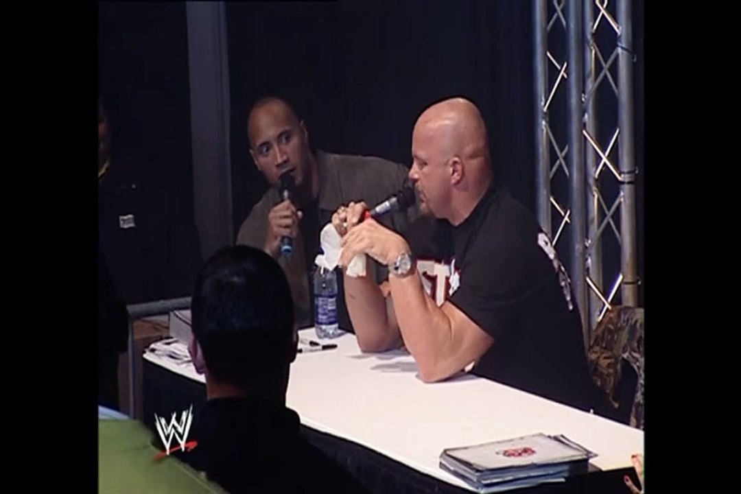 Fan Axxess of WrestleMania 19 Austin vs The Rock
