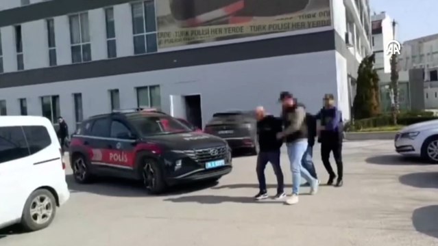 Uyuşturucu sattığı iddia edilen 6 zanlıdan 2'si tutuklandı