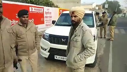 बाइकर्स गिरोह बेकाबू, पिस्तौल दिखाकर दो जगह लूटपाट