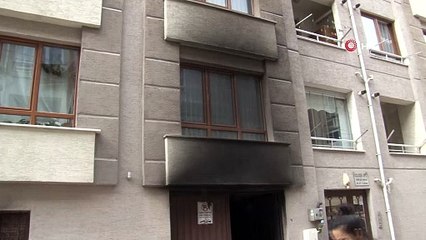 Yangında kullanılamaz hale gelen 3 bloklu apartman tahliye ediliyor