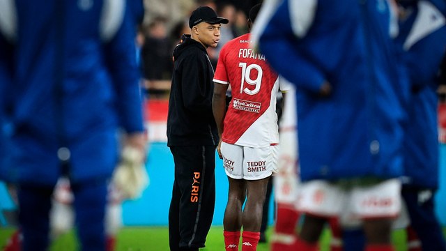 Monaco-PSG : selfie, fin de match en tribunes… Les images lunaires de Mbappé pendant la 2e mi-temps