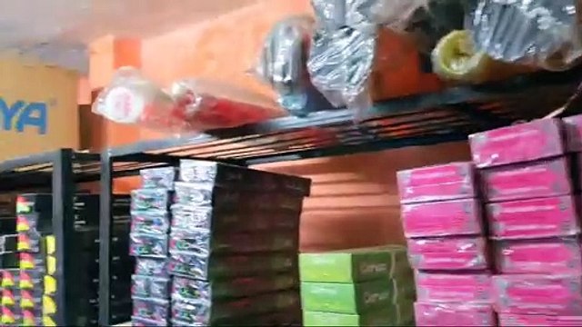 पान दुकान की आड़ में चल रहा हुक्के का कारोबार, देखिए VIDEO