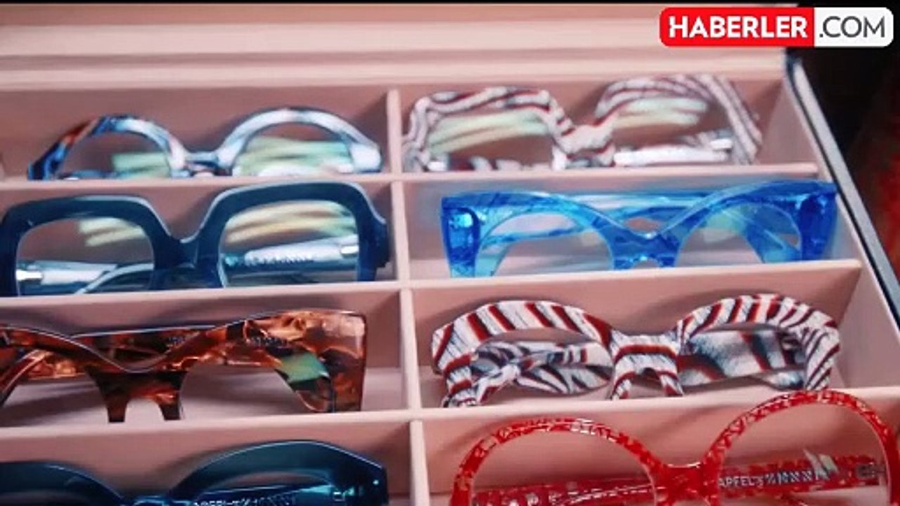 Moda dünyasının efsane ismi Iris Apfel, 102 yaşında hayatını kaybetti