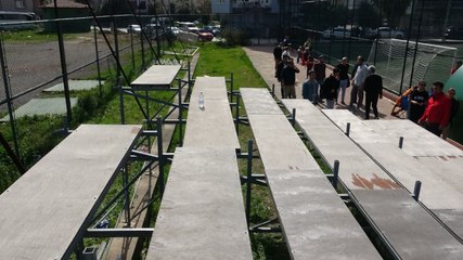 Antalya'da tahta plaka çöktü, üç seyirci yaralandı