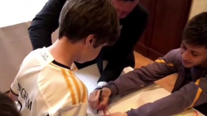 Arda Güler ile Luka Modric imza gününde taraftarlarla buluştu