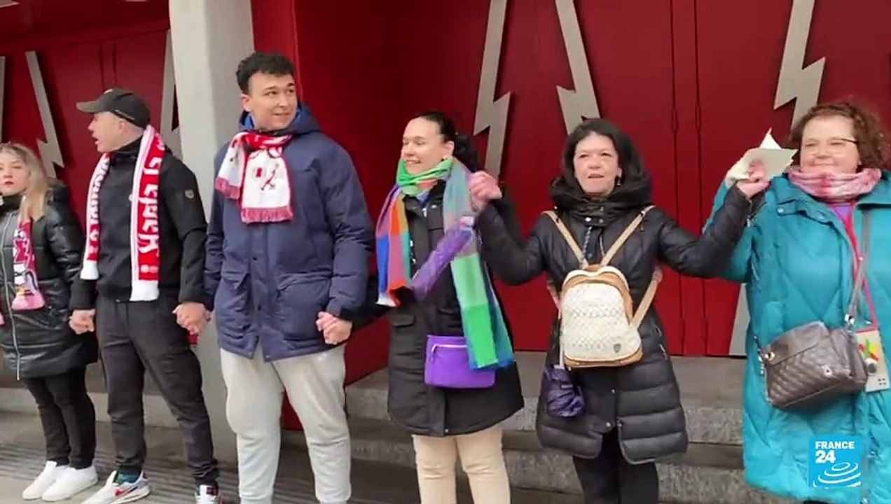 Informe desde Madrid: cadena humana rodea el Estadio de Vallecas en rechazo a su reubicación