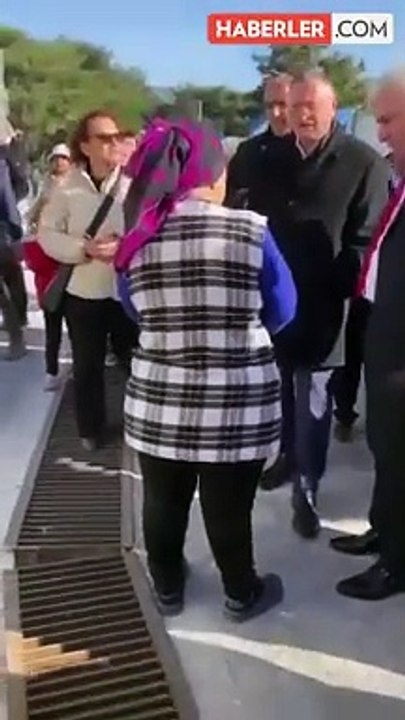 CHP'nin Hatay adayı Lütfü Savaş'a depremzede kadından sert tepki: Ben cenazelerimi gömerken neredeydin?