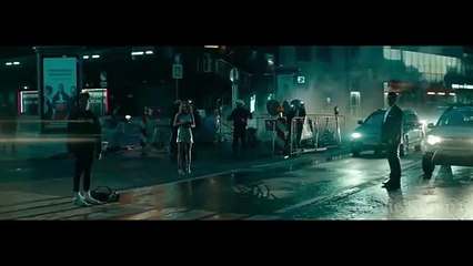 Alien Ship Flooded The City Only to Kill One Girl it Thinks is the Threat