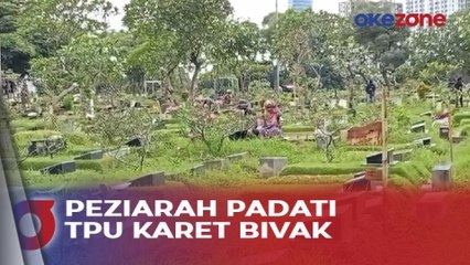 Peziarah Padati TPU Karet Bivak Jelang Ramadan