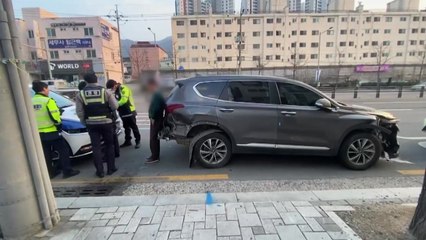 만취 운전으로 주차 차량 4대 들이받은 60대 검거 / YTN