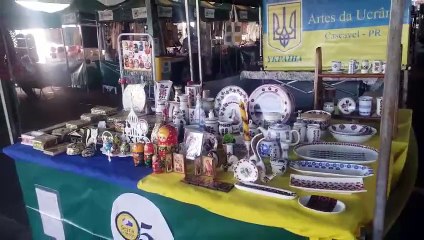 Domingo é dia de aproveitar o café da manhã e as compras na Feira do Teatro