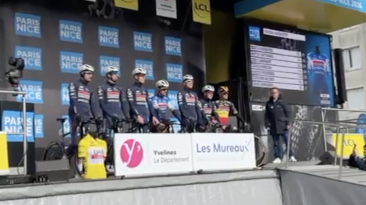 Paris-Nice 2024 - Remco Evenepoel et Primoz Roglic au départ du 82e Paris-Nice aux Mureaux