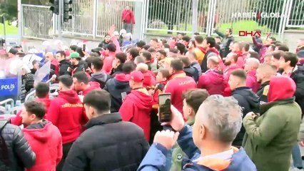 Beşiktaş ve Galatasaray taraftarları arasında gerginlik!