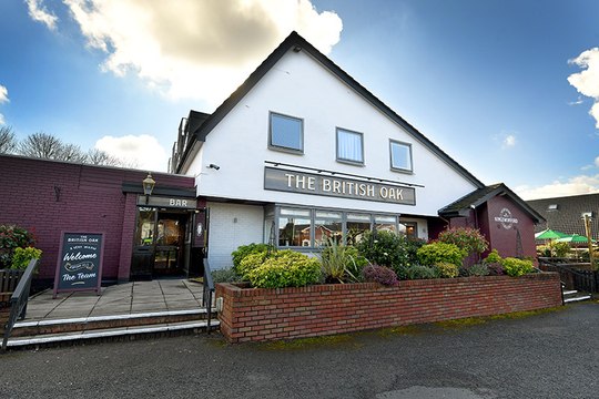 A walk-through the newly refurbished The British Oak pub, Kingswinford.