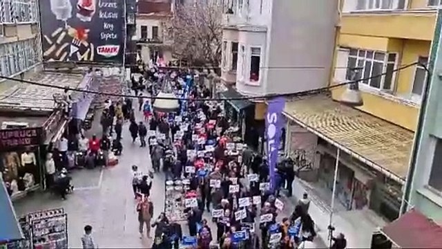 SOL Parti 'Aydınlık Ülke Yürüyüşleri' için 4 kentte sokağa çıktı: 'Şeriata teslim olmayacağız'