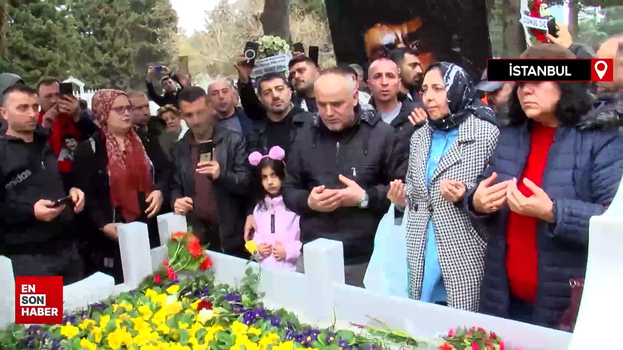 Müslüm Gürses ölümünün 11. yıldönümünde mezarı başında anıldı